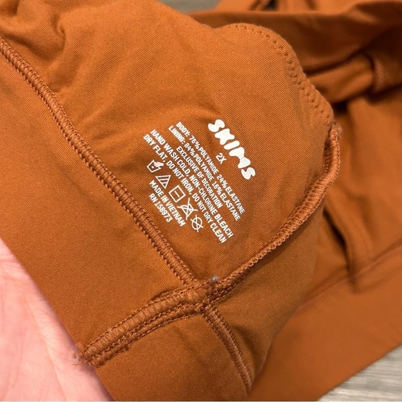 SKIMS Wear Everywhere Crossover Bralette - Picture 7 of 8